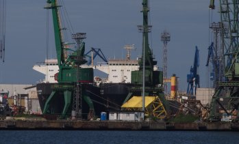 Търговският дефицит на България продължава да се задълбочава с ръст от 37% към май