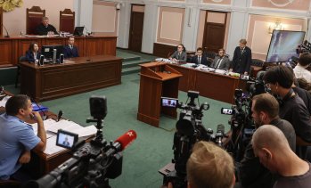 Руският Върховен съд забрани на антивоенната партия "Яблоко" да участва на парламентарните избори