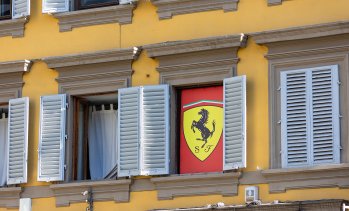 Електрическият Ferrari стана най-скъпият нов автомобил, продаван на търг