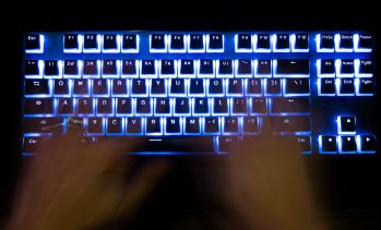 Изследовател от Anthropic напуска поради опасения, че AI излиза &bdquo;извън контрол&ldquo;
