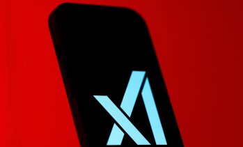 xAI блокира създаването на сексуализирани изображения на реални хора от Grok