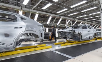 Китай заплашва със санкции автомобилните концерни заради ценовата война