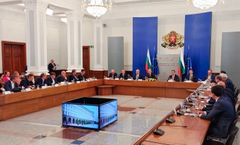 Румен Радев: Държавата няма да се меси на пазара с определяне на цени