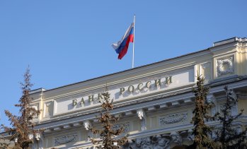 Натискът на Путин за намаляване на лихвите засилва напрежението върху Набиулина