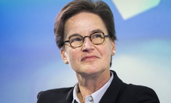 Шефът на ESMA: Борсовият регулатор на ЕС няма да достигне размерите на американския, докато съм жива