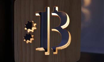 Биткойнът падна до най-ниската си цена от три седмици