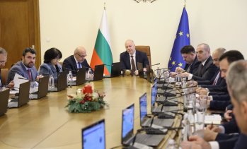 Кабинетът внесе в парламента предложение за удължителен бюджет
