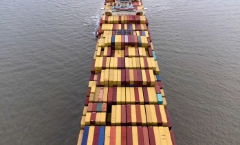 Как Иран заобикаля американската блокада на Ормузкия проток