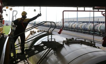 Плановете на Тръмп да върне руския газ в Европа се сблъскват с неочаквани трудности