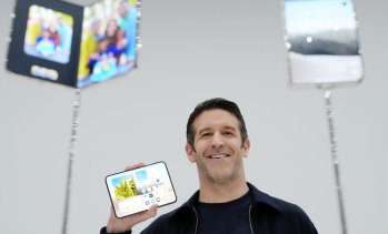 Apple представи първия си сгъваем смартфон