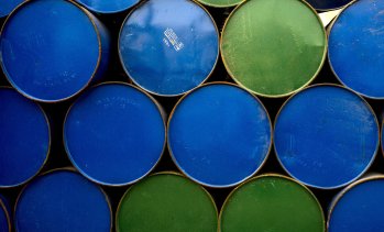 Търговците засега печелят надпреварата с петролните компании за венецуелския петрол