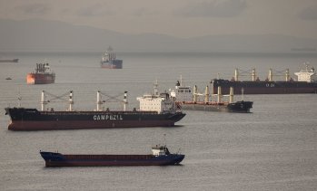 Два търговски кораба горят край Бяла след удари с дрон