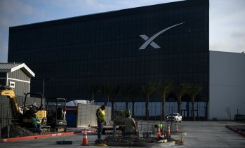 SpaceX потвърди плановете за IPO и определи оценка от 800 млрд. долара