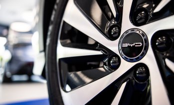 Унгария разследва сделката с BYD, след като бивш министър се присъедини към концерна