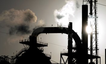 Войната в Близкия изток предизвиква нов глобален бум на рафинирането на петрол