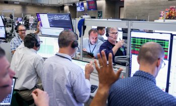 Отмяната на атаката на САЩ срещу Иран окрили щатските индекси