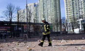 Има четирима ранени при среднощните руски удари по Киев