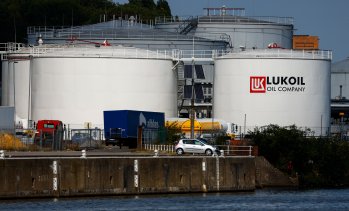 ЕС обяви санкции срещу компании и лица, превозващи руски петрол