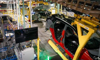 Nissan преговаря с китайската Chery за споделяне на британски монтажен завод