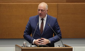 Пред шести вот на недоверие: Кабинетът "Желязков" няма да подава оставка