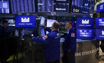 Технологичните акции поведоха спадовете сред щатските индекси