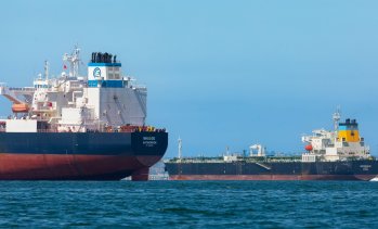 Повторното отваряне на Ормузкия проток залива петролните пазари с доставки