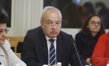 С промени за минималната заплата и трудовия стаж: ресорната комисия обсъжда Бюджет 2026 над 9 часа
