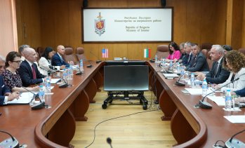 Визите за българи за САЩ остават до постигане на под 3% откази