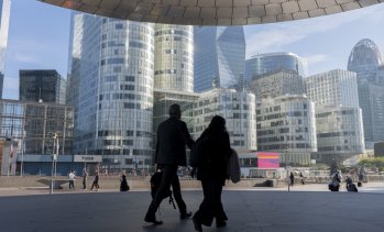 38% от корпоративните облигации във Франция вече са по-безрискови от държавния ѝ дълг