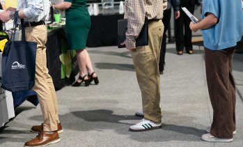 Новите молби за помощи при безработица в САЩ са достигнали 232 хил. към октомври