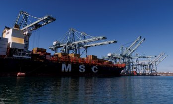 Заплахата от мита принуждава пристанищата на САЩ да преосмислят целите за модернизация