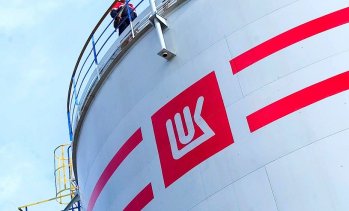 Трите основни рафинерии на "Лукойл" в Русия са спрели работа след атаки с дронове