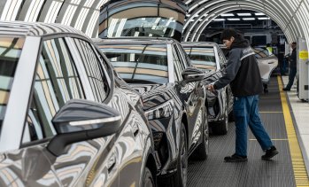 Volkswagen изтегля над 70 хил. ектромобила по света заради дефектни батерии