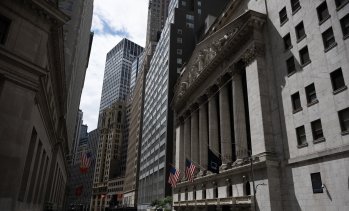 Nasdaq се покачва с възстановяването на технологичния сектор след разпродажбите*