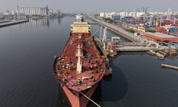 Goldman Sachs: &bdquo;Брент&ldquo; ще стигна 120 долара за барел, ако драмата в Ормузкия проток продължи
