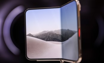 Apple призна за проблеми с някои iPhone Duo, ще заменя дефектните устройства