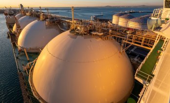 ЕС е внасял повече и по-евтин втечнен газ през зимните месеци