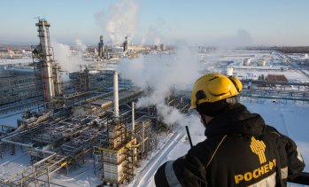 В Германия обсъждат превантивни удари по руски производители на дронове, Новоросийск гори