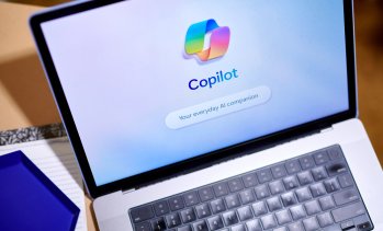 Microsoft се оттегля от надпреварата за лични AI чатботове с промяна на Copilot