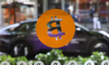 Биткойнът продължава да губи инерция, но все още няма опасения за край на възхода
