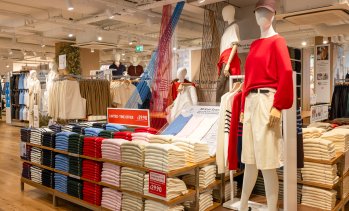 Собственикът на Uniqlo отчете рекордна печалба, продажбите на Запад надминаха тези в Китай