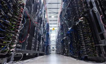 Amazon и Google стартират мултиоблачна услуга за по-бързо свързване