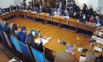 Правната комисия гласува на първо четене да закрие комисията срещу корупцията 