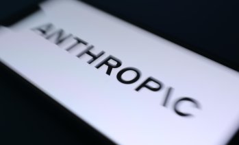 Sony и Warner Music съдят Anthropic заради песни, използвани при обучението на изкуствен интелект
