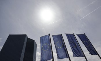 Енергийният шок връща водещите централни банки към по-строг политически курс