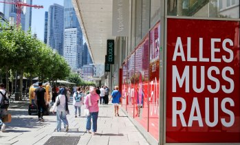 Преподаването на икономически кризи изгражда имунитет срещу популизма, според доклад