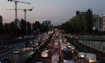 Шест страни от ЕС, сред които и България, искат смекчаване на правилата за автомобилите с ДВГ