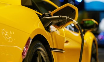 Кризата в Ормузкия проток отново стимулира продажбите на електромобили в Европа