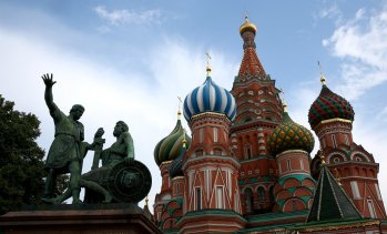 Паническите разпродажби на Московската фондова борса продължават
