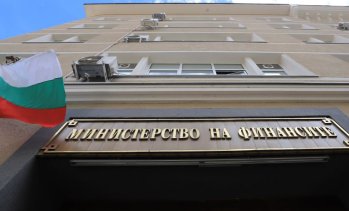Дефицитът се очаква да нарасне до 3 млрд. евро към края на август